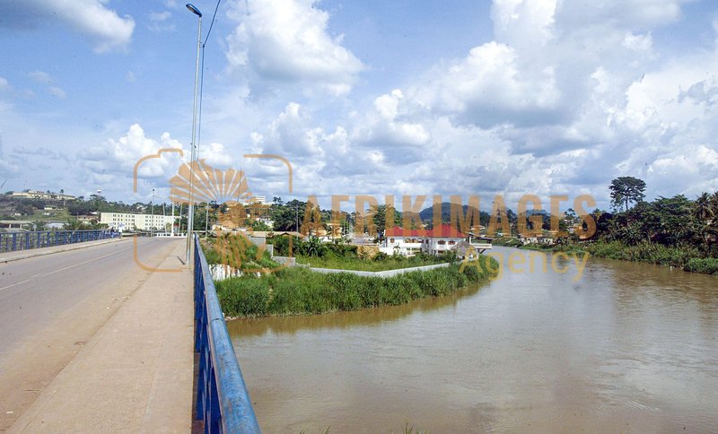 Afrikimages gabon/  koulamoutou