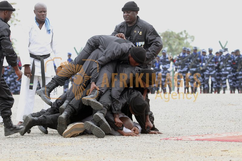 Afrikimages police