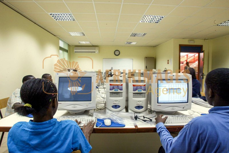 Afrikimages éducation/ écoles et lycées