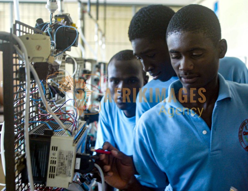 Afrikimages lycée technique de port-gentil