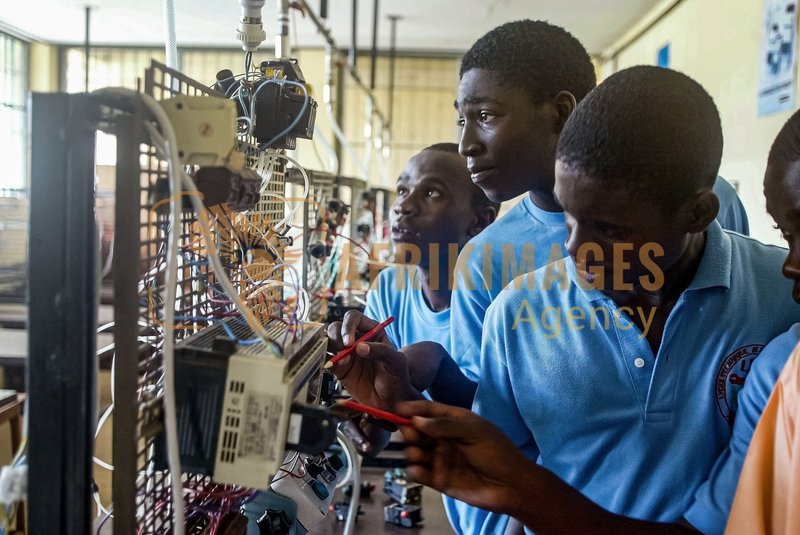 Afrikimages lycée technique de port-gentil