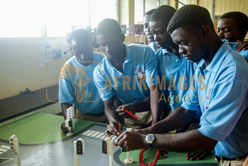 Afrikimages lycée technique de port-gentil
