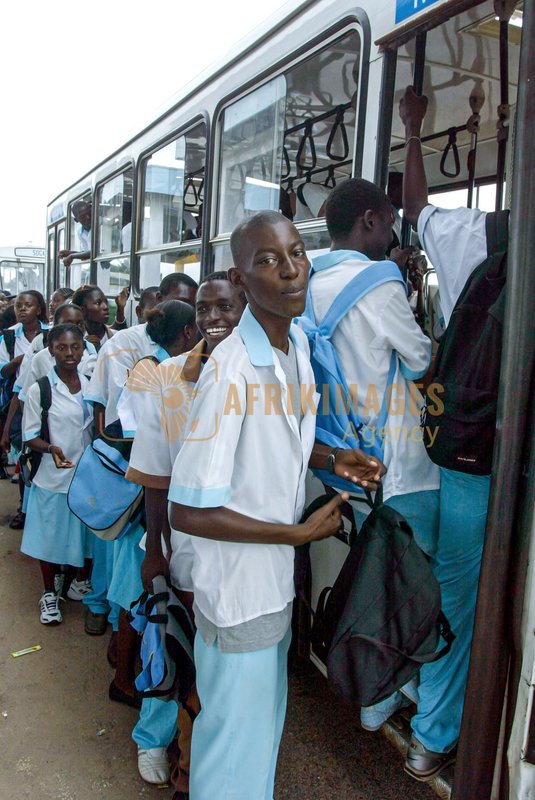 Afrikimages les élèves  scolaires