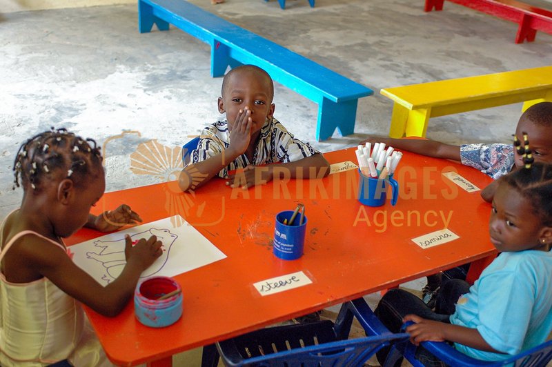 Afrikimages école maternelle à libreville