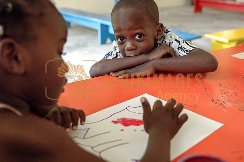 Afrikimages école maternelle à libreville