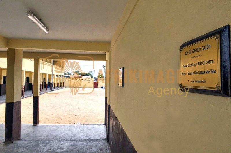 Afrikimages école catholique ste therese  de port-gentil