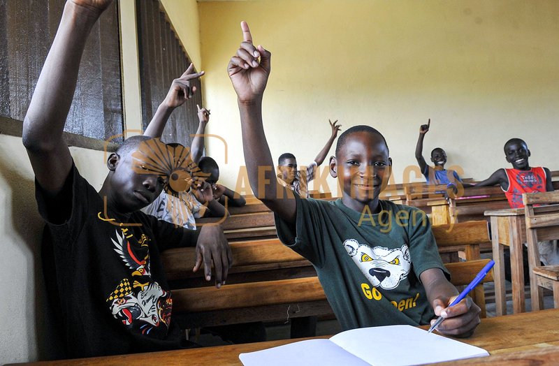 Afrikimages école catholique ste therese  de port-gentil