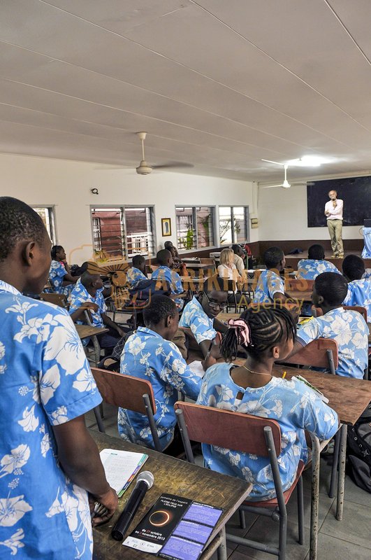Afrikimages institut immaculée conception-eclipse  solaire totale