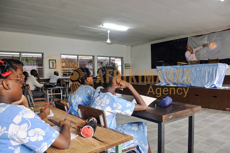 Afrikimages institut immaculée conception-eclipse  solaire totale