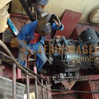 Afrikimages gabon / industries métallurgiques et mécaniquesgabon 