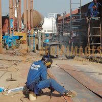 Afrikimages gabon / industries métallurgiques et mécaniques