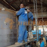 Afrikimages gabon / industries métallurgiques et mécaniques