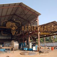 Afrikimages gabon / industries métallurgiques et mécaniques