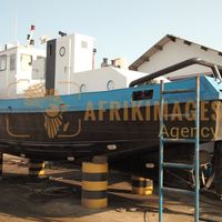 Afrikimages gabon / industries métallurgiques et mécaniques