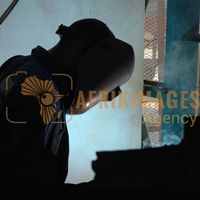 Afrikimages gabon / industries métallurgiques et mécaniques