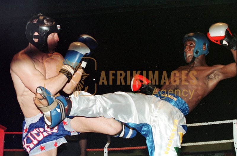 Afrikimages full-contact 