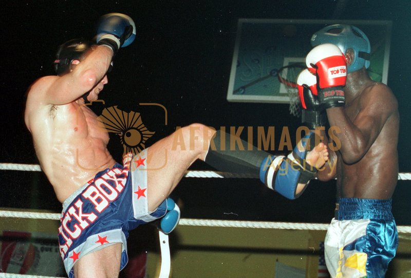 Afrikimages full-contact 