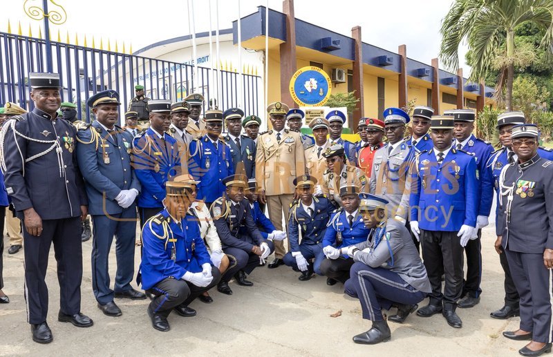 Afrikimages la défense                                                                                                                                                                                                                                                                                                                                                                                                                                                                                                                                                                                                                                                                                                                                                                                                                                                                                                                                                                                                                                                                                                                                                                                                                                                                                                                                                                                                                                                                                                                                                                                                                                                                                                                                                                                                                                                                                                                                                                                                                                                                                                                                                                                                                                                                                                                                                                                                                                                                                                                                                                                                                                                                                                                                                                                                                                                                                                                     