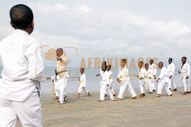 Afrikimages krt012