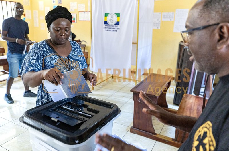 Afrikimages elepr25-023