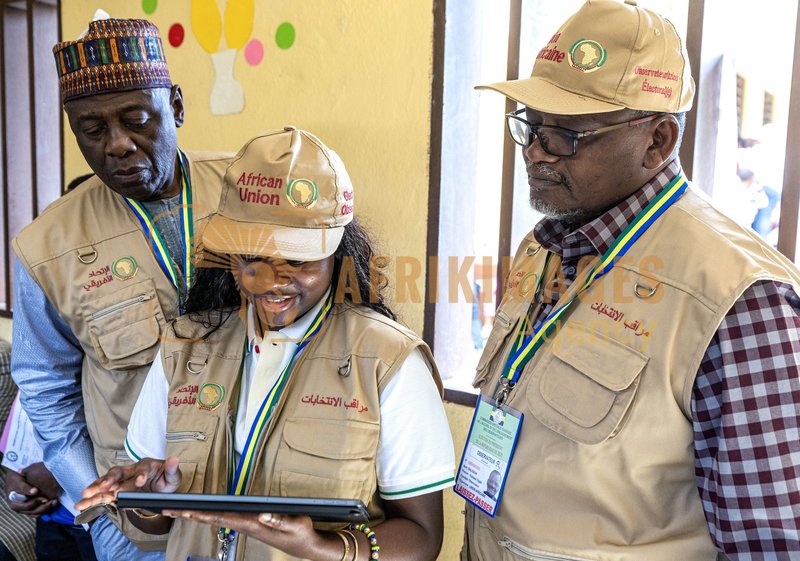 Afrikimages elepr25-032